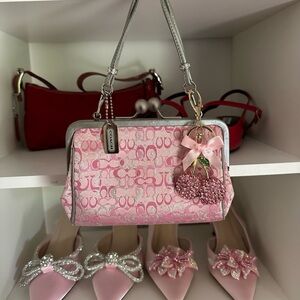 Pink Shimmer Signature y2k Coach Kisslock Mini Bag 🌸🩷